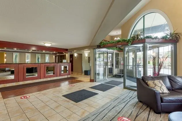 Best Western Plus Orillia Hotel - Lobi