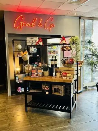 Best Western Plus Paris Orly Airport - Lobi