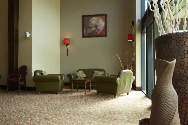Best Western Plus Pastures Hotel - Lobi