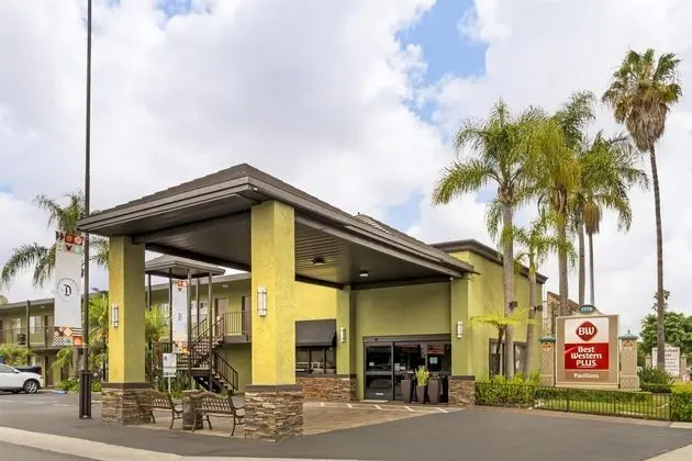 Best Western Plus Pavilions - Dış Mekan