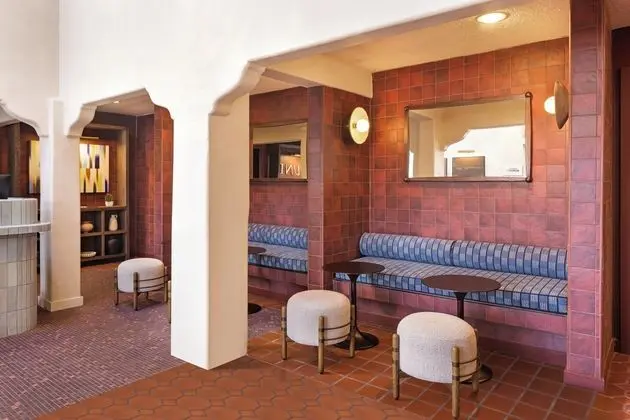 Best Western Plus Pepper Tree Inn - Lobi