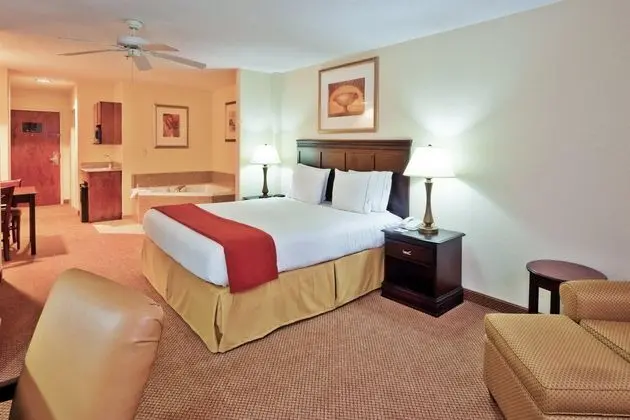 Best Western Plus Philadelphia-Choctaw Hotel