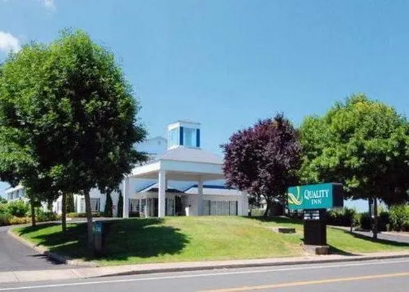 Best Western Plus Prairie Inn