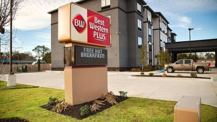 BEST WESTERN Plus Prien Lake Inn & Suites