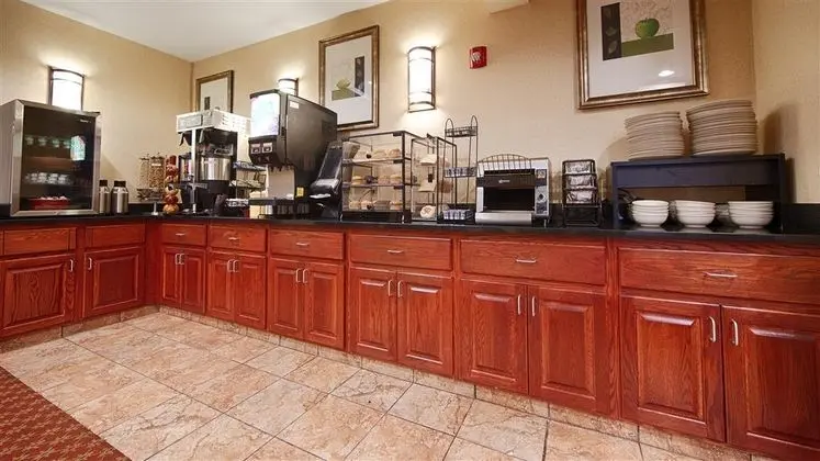 Best Western Plus Providence-Seekonk Inn - Yeme / İçme