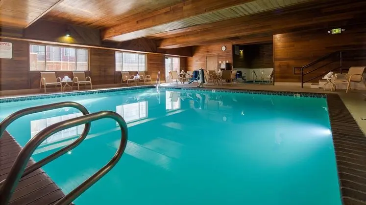 Best Western Plus Rama Inn - Havuz