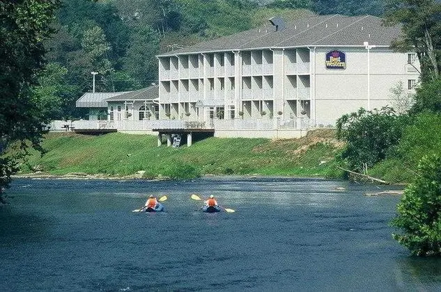 Best Western Plus River Escape Inn & Suites - Genel