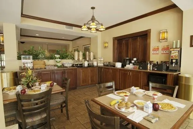 Best Western Plus River Escape Inn & Suites - Yeme / İçme