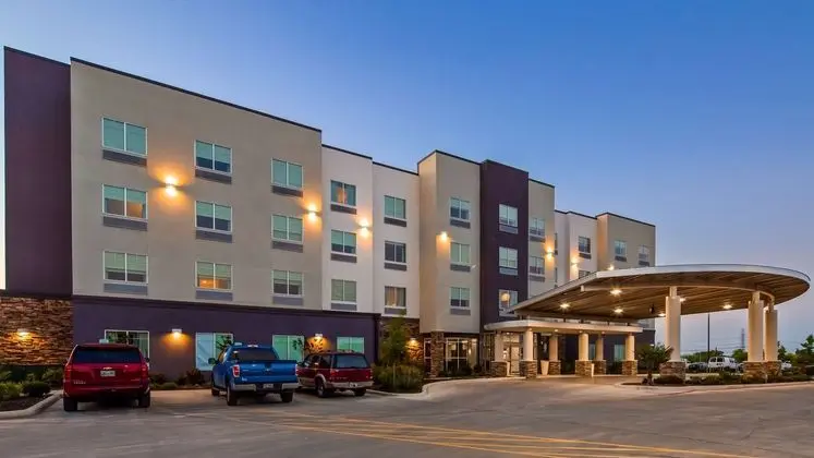 Best Western Plus Roland Inn & Suites - Dış Mekan