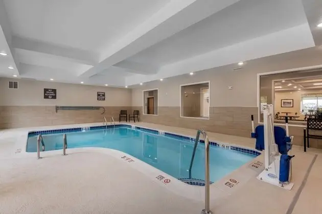 Best Western Plus Rumford Falls - Havuz