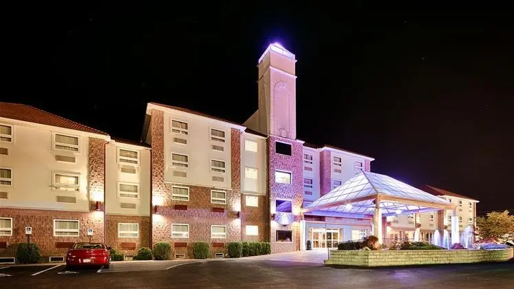 Best Western Plus Sandusky Hotel & Suites