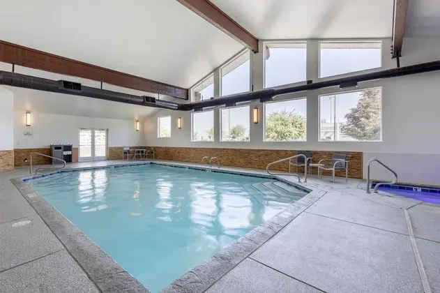 Best Western Plus Sawtooth Inn & Suites - Havuz