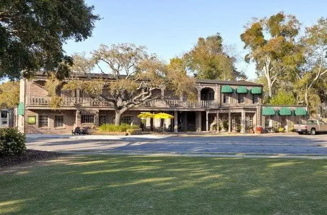 Best Western Plus Sea Island Inn