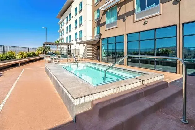Best Western Plus Settlers Point - Havuz