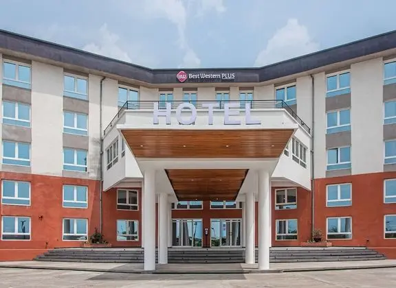 Best Western Plus Soaho Douala Airport - Dış Mekan