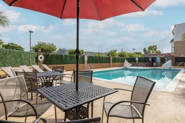 Best Western Plus South Bay Hotel - Havuz