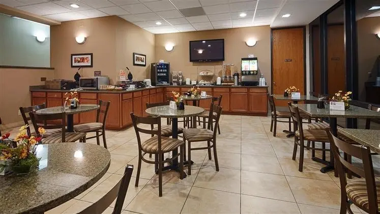 BEST WESTERN PLUS Sterling Hotel & Suites