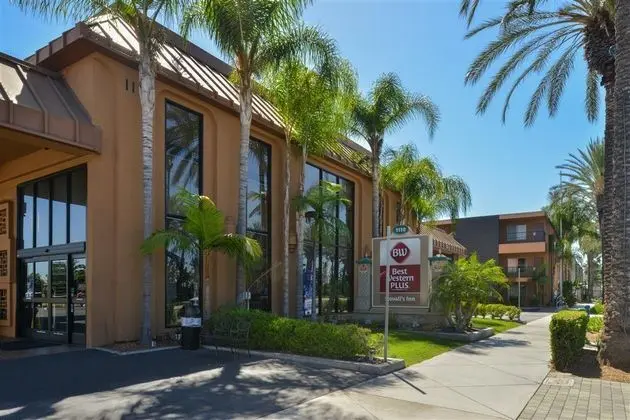 Best Western Plus Stovalls Inn