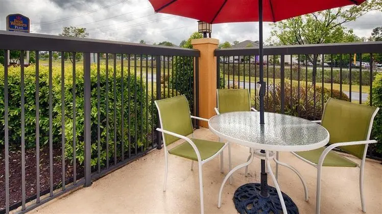 Best Western Plus Suites-Greenville - Havuz