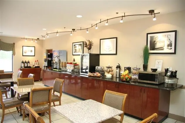 Best Western Plus Suites-Greenville - Yeme / İçme
