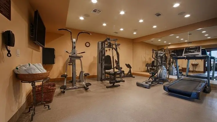Best Western Plus Sunset Plaza Hotel - Aktiviteler