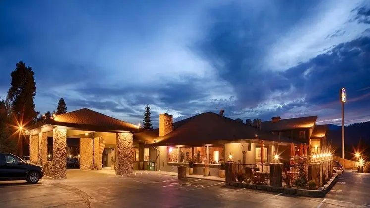Best Western Plus Tree House Motor Inn