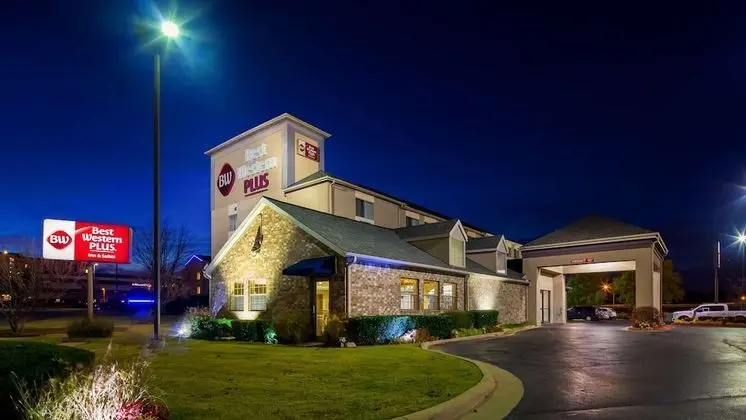 Best Western Plus Tulsa Inn & Suites - Dış Mekan