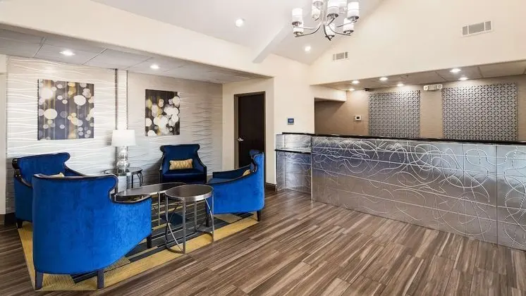 Best Western Plus Tulsa Inn & Suites - Lobi