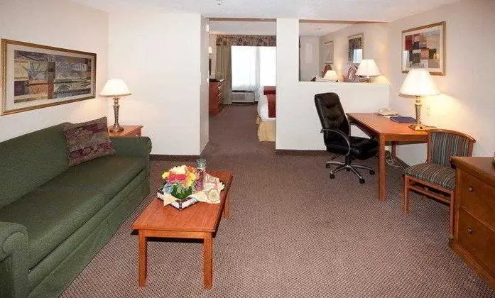 Best Western Plus Twin View Inn & Suites