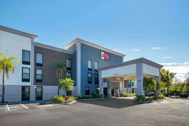 Best Western Plus Universal Inn - Dış Mekan