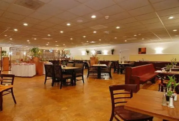 Best Western Plus Unversity Inn - Yeme / İçme