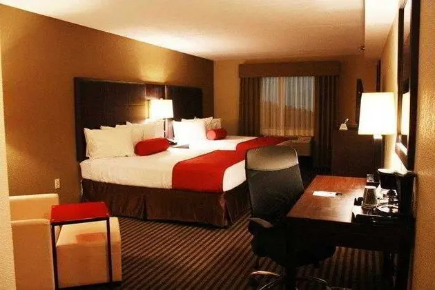Best Western Plus West Akron Inn & Suites