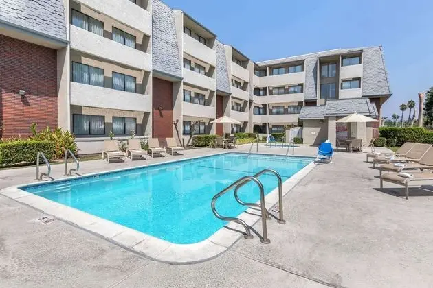 Best Western Plus West Covina Inn - Havuz