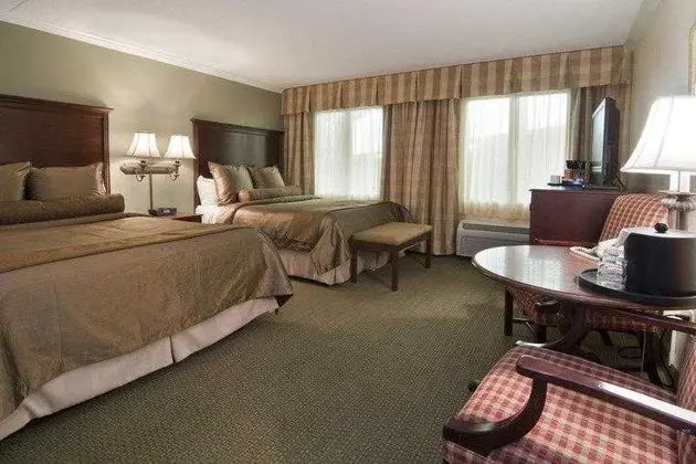 Best Western Plus White Bear Country Inn