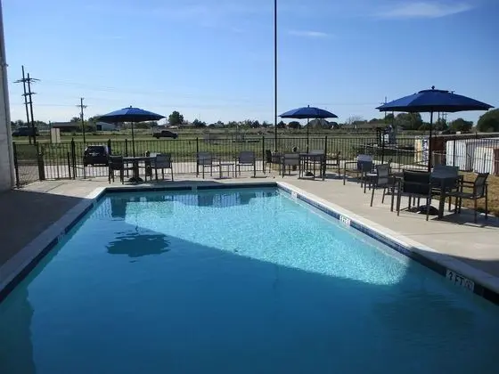 Best Western Plus Wills Point - Havuz