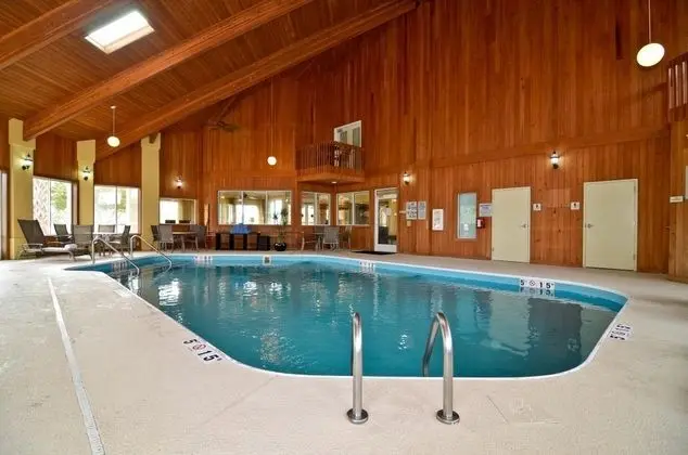 Best Western Plus Wilmington/Carolina Beach - Havuz