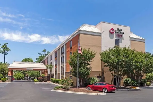 Best Western Plus Wilmington/Wrightsville Beach - Dış Mekan