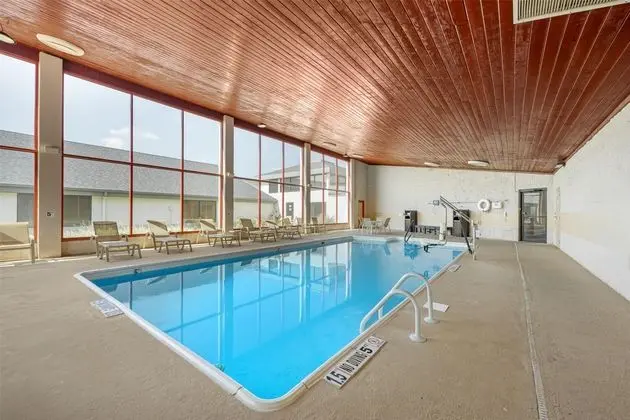 Best Western Plus York Hotel & Conference Center - Havuz