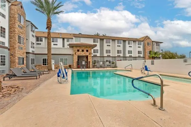 Best Western Plus Yuma Foothills Inn & Suites - Havuz
