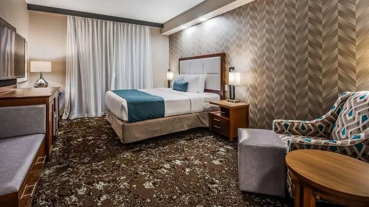 Best Western Premier Ankeny Hotel - Oda