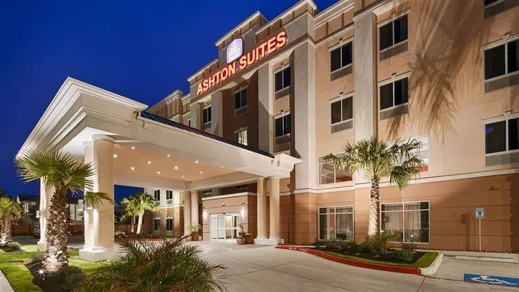 BEST WESTERN PREMIER Ashton Suites-Willowbrook