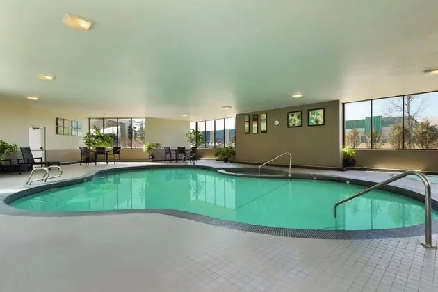 Best Western Premier Calgary Plaza Hotel