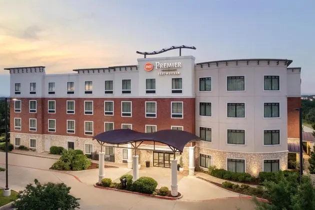 Best Western Premier Crown Chase Inn & Suites - Dış Mekan