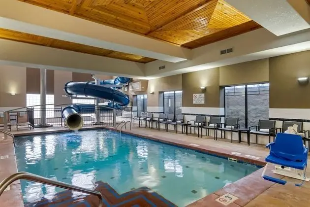 Best Western Premier Liberty Inn & Suites - Havuz