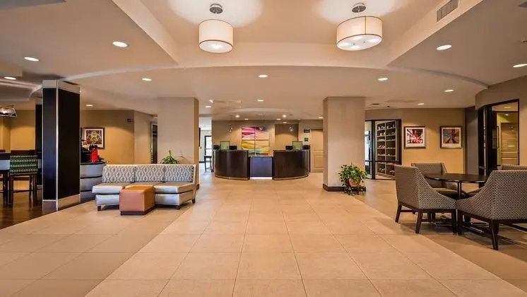 Best Western Premier University Inn - Lobi