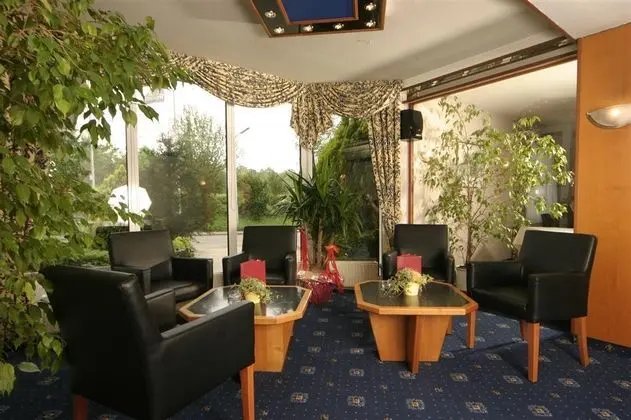 Best Western Queens Hotel Pforzheim-Niefern - Lobi