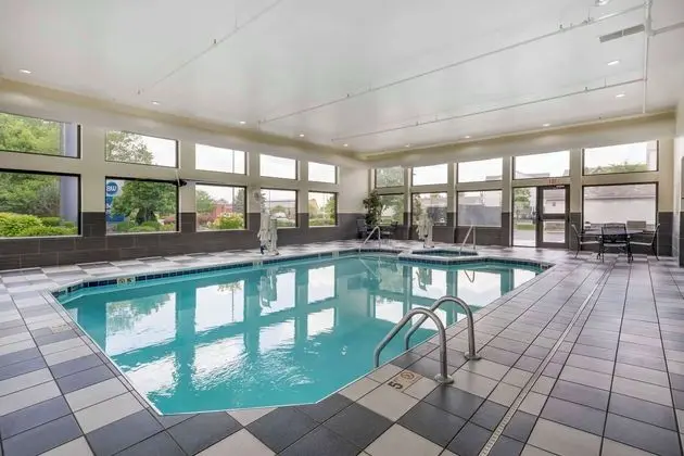 Best Western Suites - Havuz