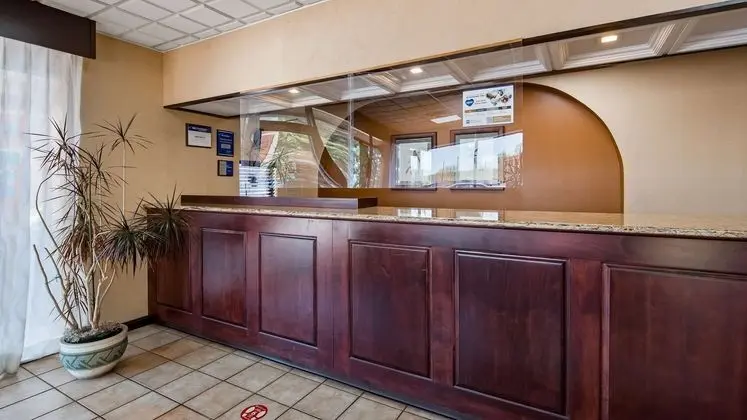 Best Western Thunderbird Motel - Lobi