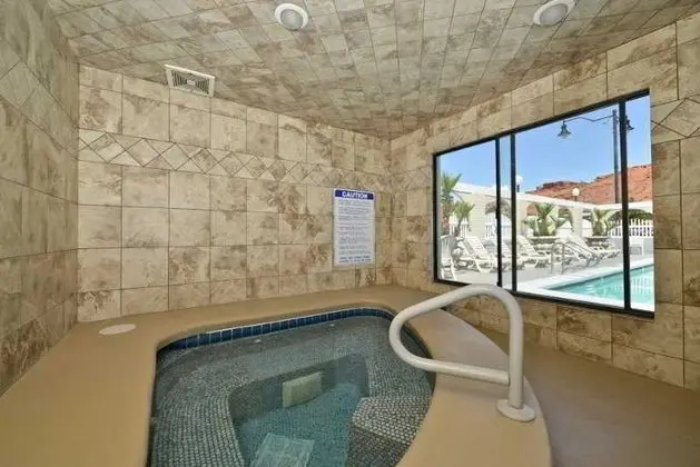 Best Western Travel Inn - Havuz