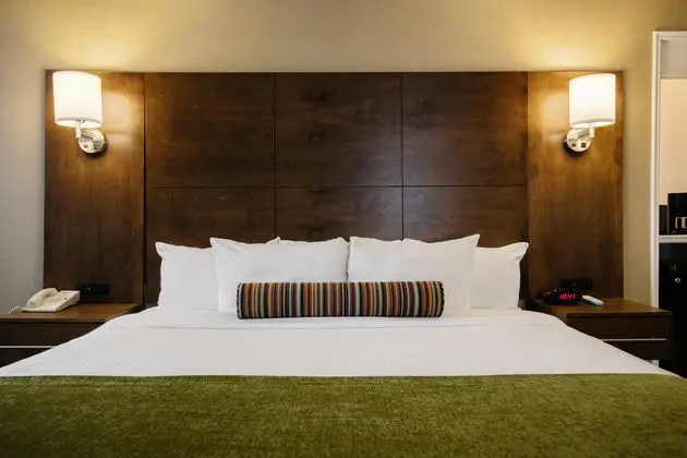 Best Western Ville-Marie Montreal Hotel & Suites